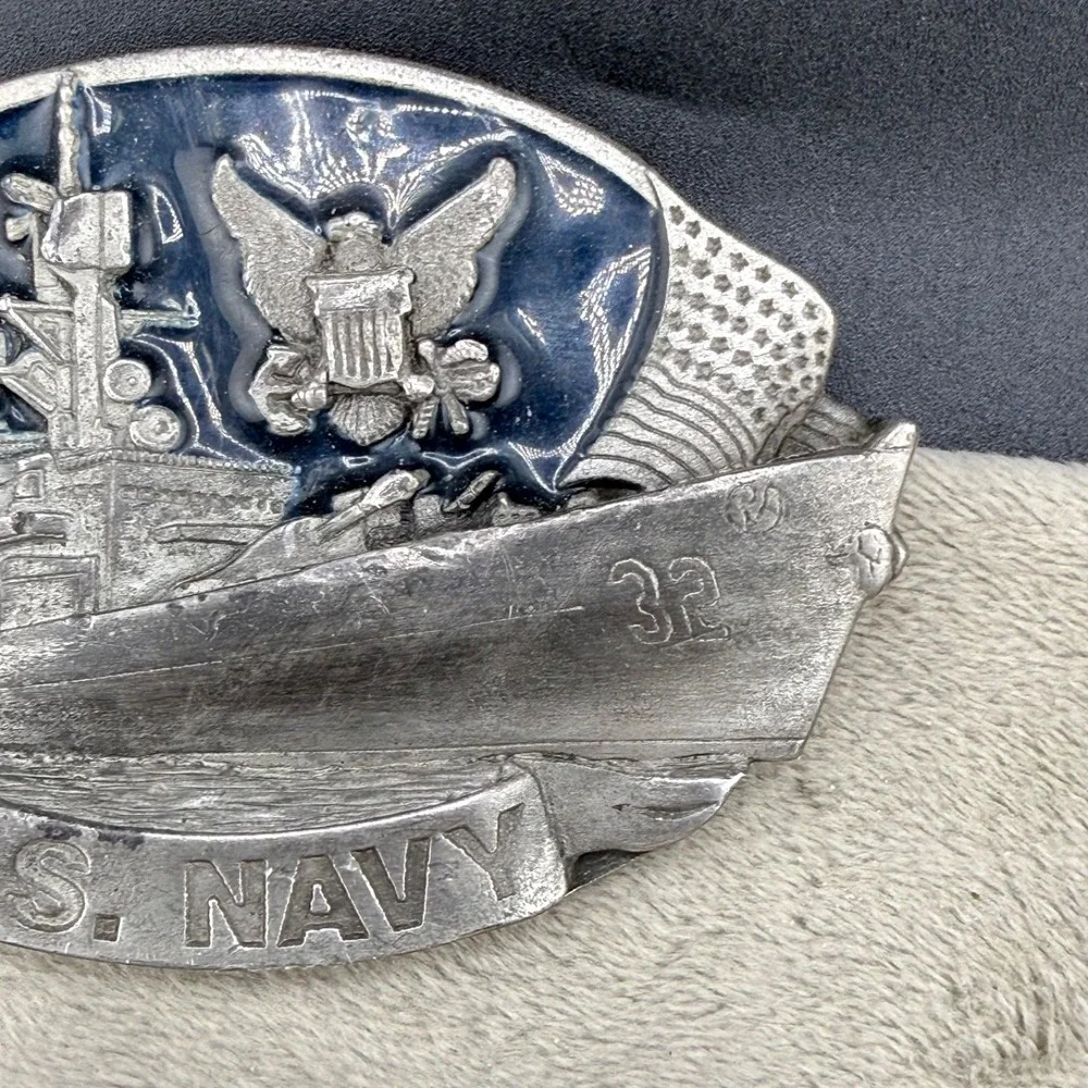 Vintage Bergomot Brass Works US Navy Belt Buckle Silver Tone Enamel‎